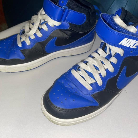 Nike - Picture 4 of 6